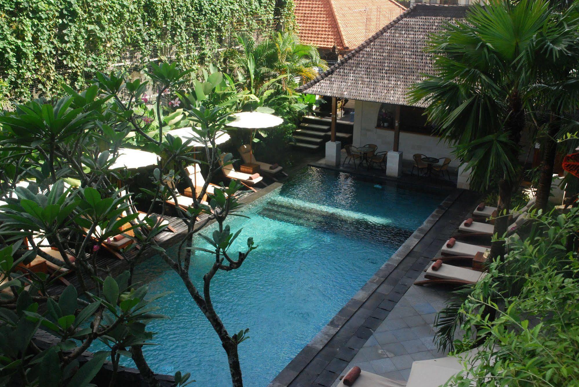 Ubud Village Hotel Exterior photo